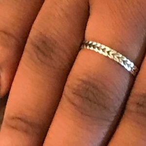 925 Sterling Silver Arrow Ring